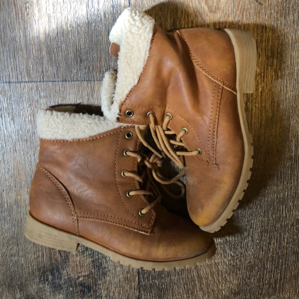 Girls boots